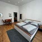Moderne In Der Innenstadt Von *