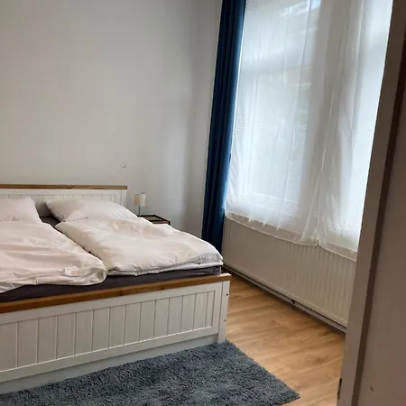 Moderne In Der Innenstadt Von Appartamento