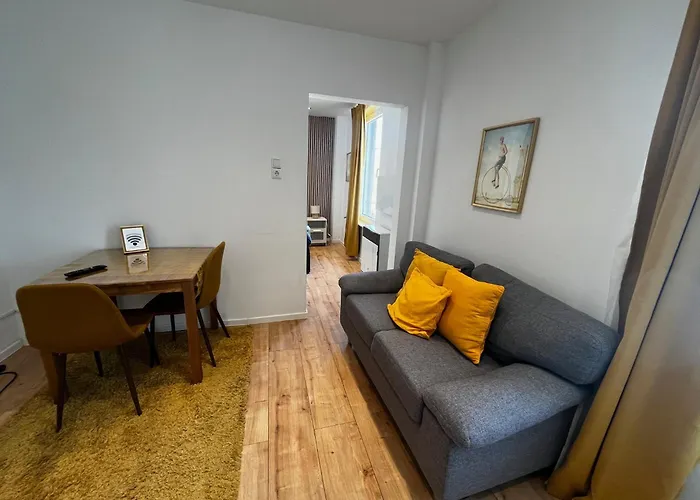 Moderne In Der Innenstadt Von *