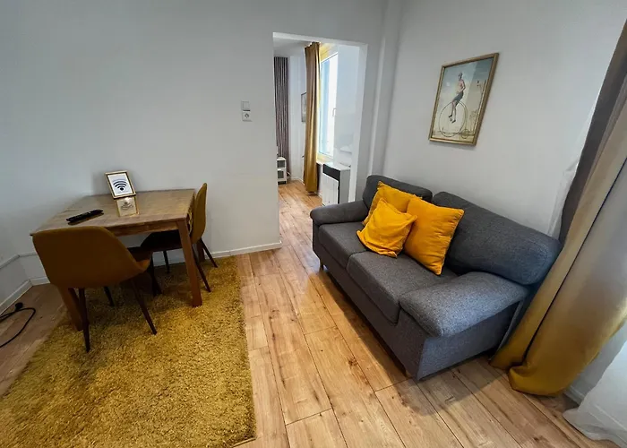 Moderne In Der Innenstadt Von *